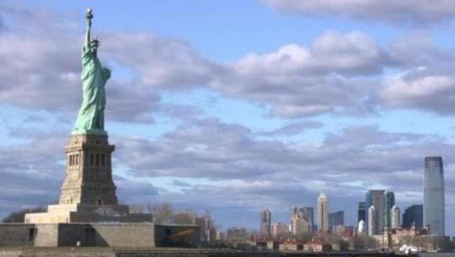 هل سيغادر تمثال الحرية أميركا بسبب ترامب؟