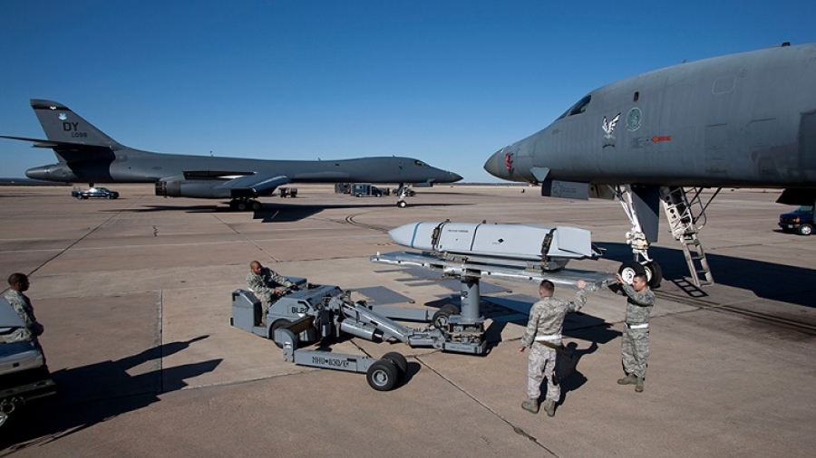 الجيش الأمريكي ينشر سرب من القاذفات الاستراتيجية B1-B Lancer في منطقة المحيط الهادئ